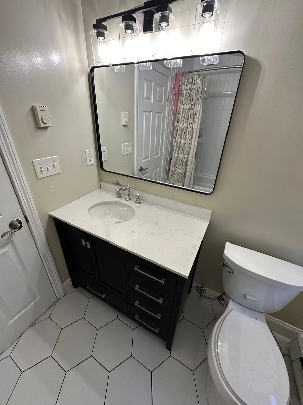Bathroom remodeling by Innov Builders