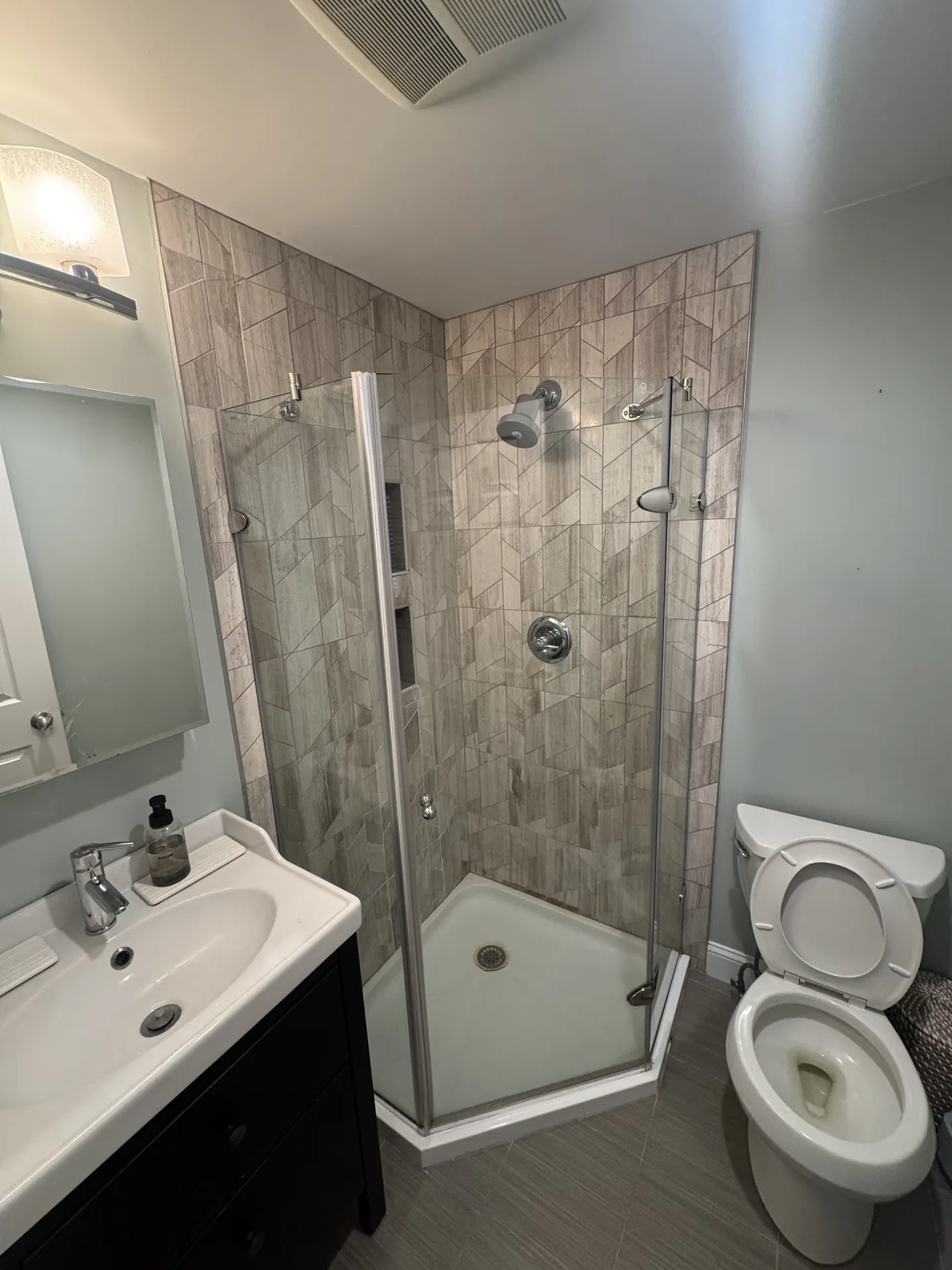 Bathroom remodeling by Innov Builders