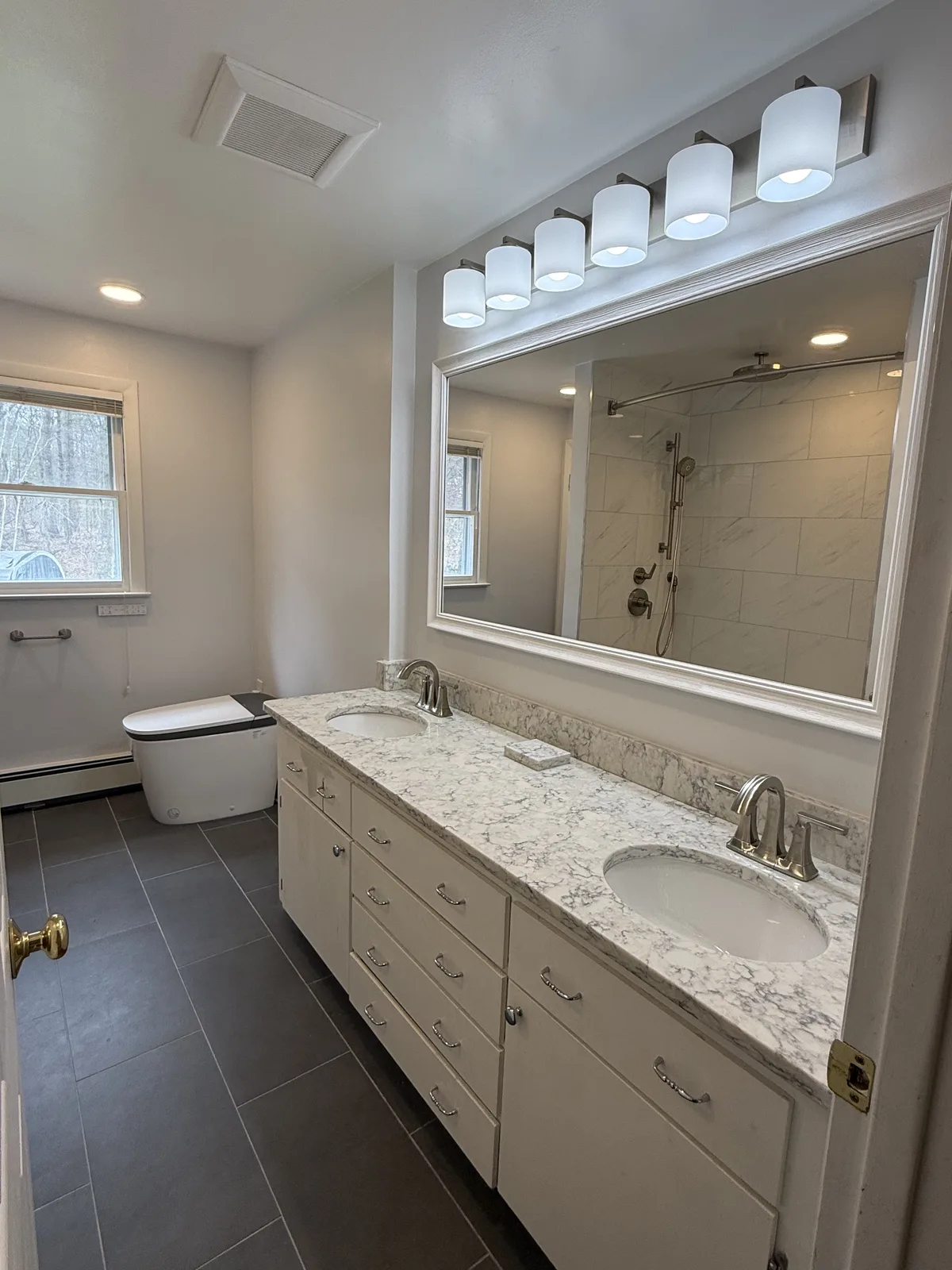 Bathroom Remodels project by Innov Builders