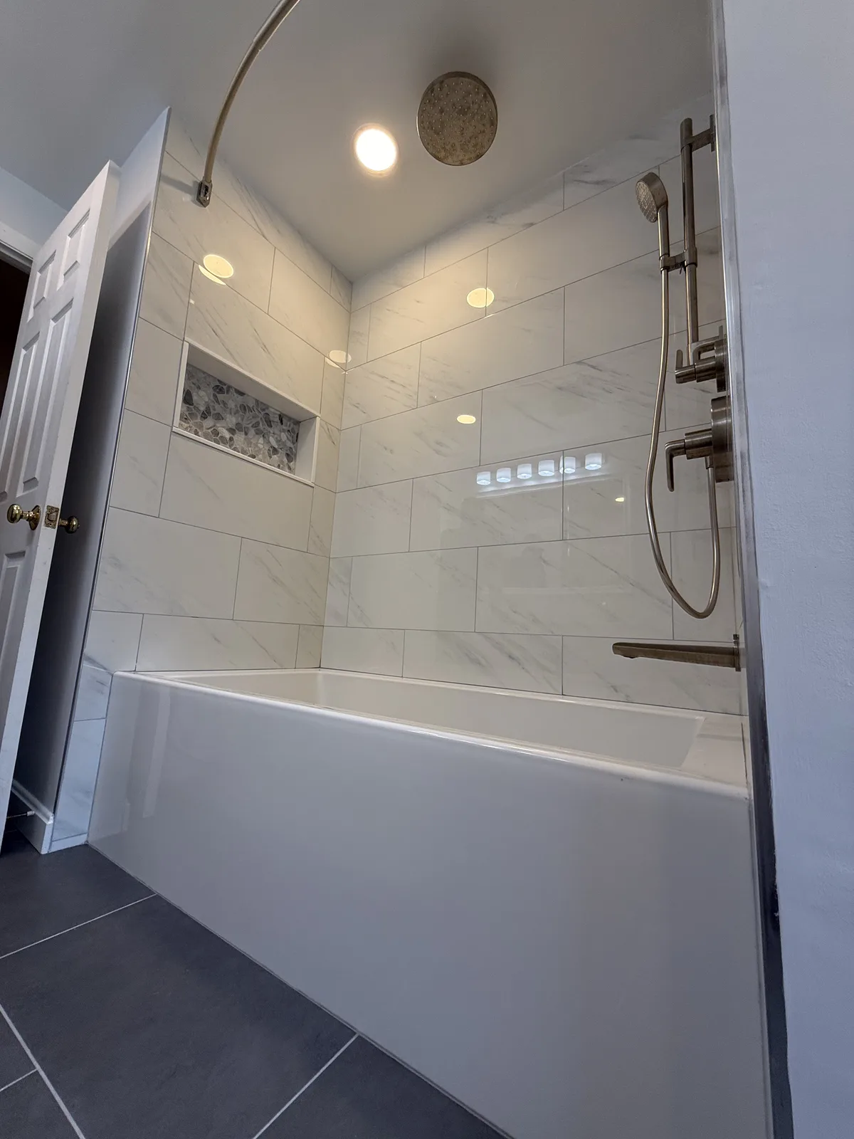 Bathroom remodeling by Innov Builders