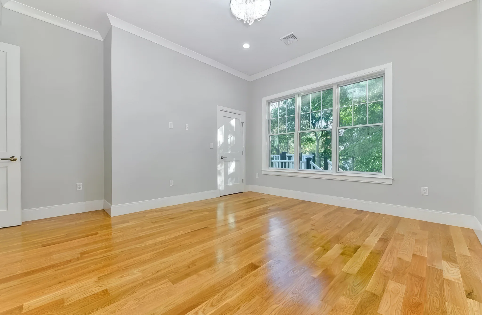 Interior Finish Carpentry by Innov Builders